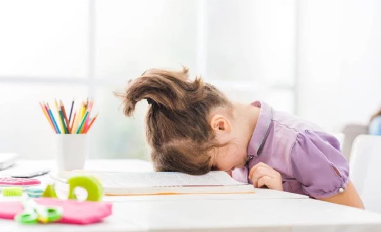 اختلال یادگیری خواندن (اختلال دیسلکسیا) چیست و چه علائمی دارد؟